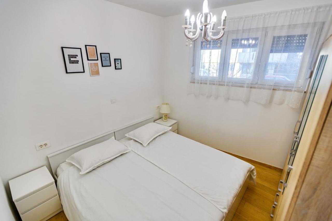 Holiday Apartment Zadar - With Summer Balcony And Parking Exteriör bild